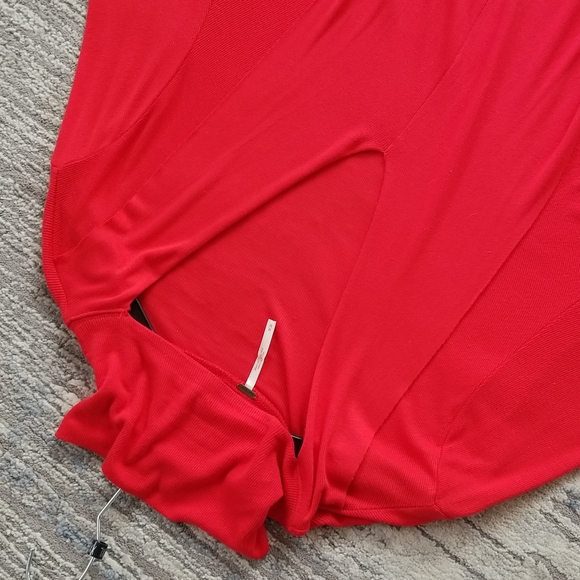 SALE* Free People poppy red FLOWY top or dress. Size Medium - Picture 4 of 6